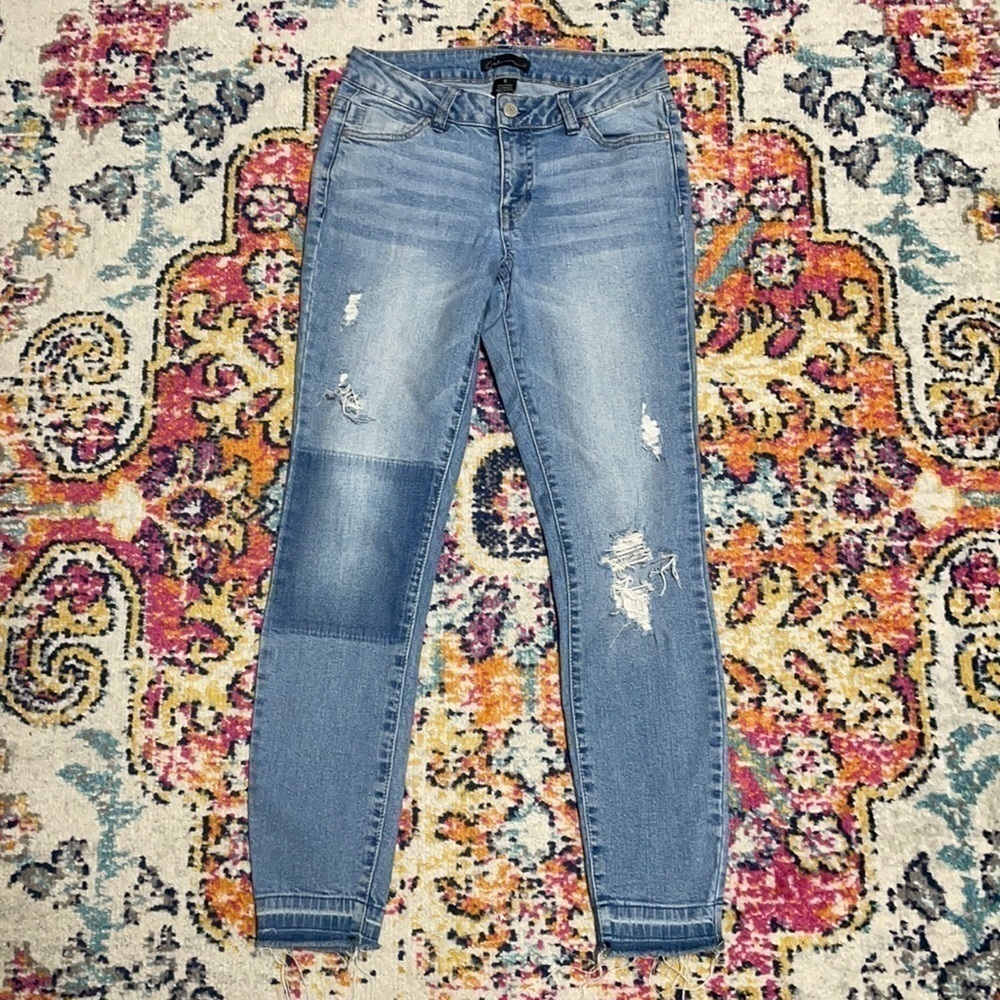CRED NY |  Distressed Skinny Jeans Sz 5 raw hem